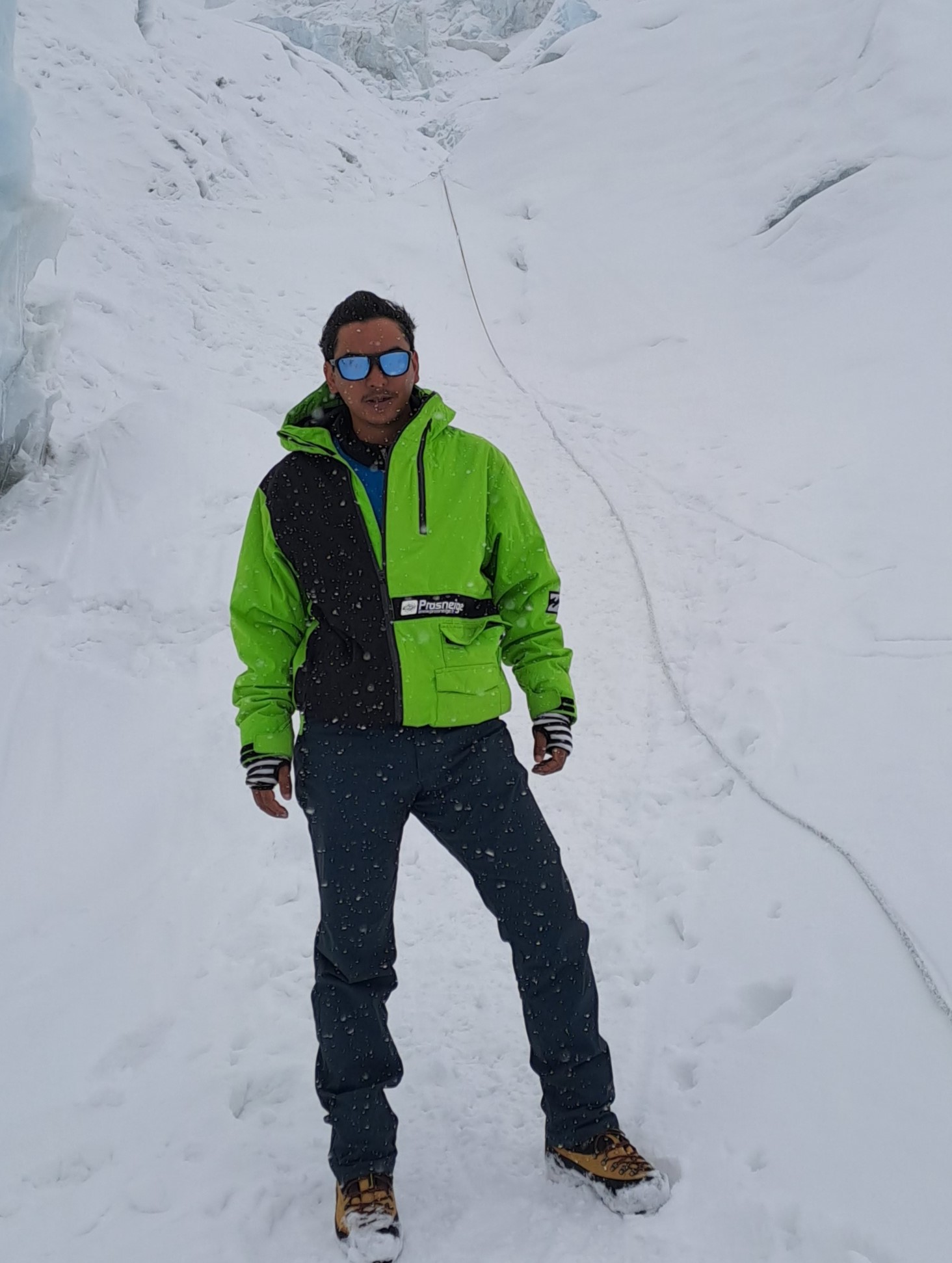 Image of 6000 M Expedition